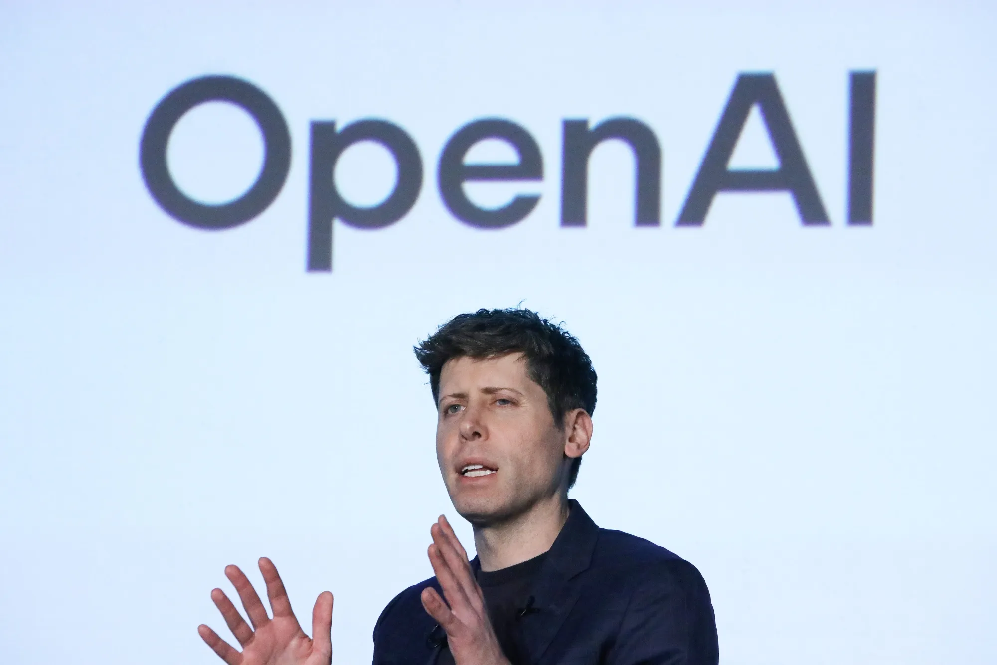 OpenAI valuta di rallentare lo sviluppo dell’intelligenza artificiale