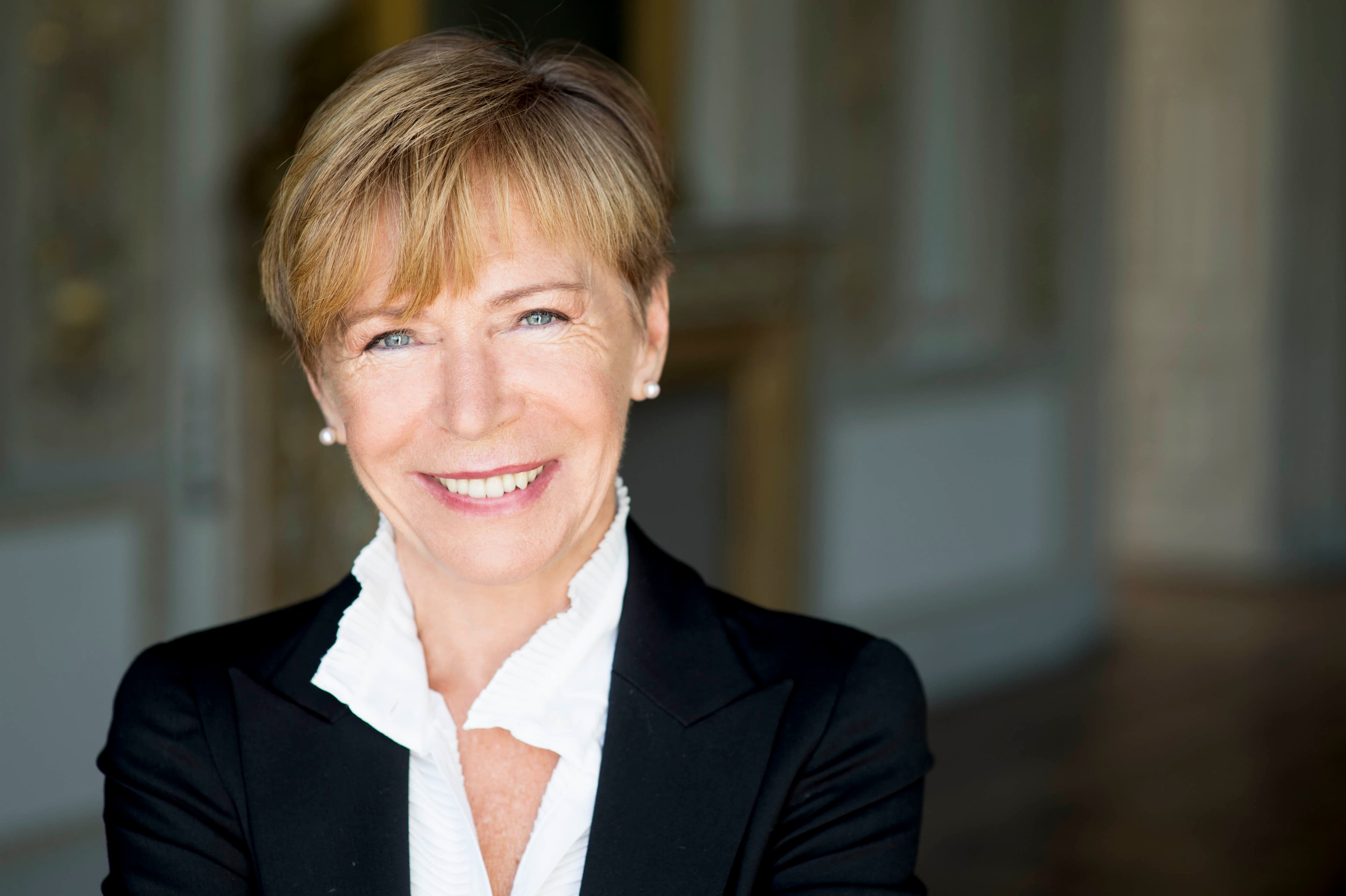 Milena Gabanelli, l’altra vita da artista: all’asta i suoi quadri giovanili per finanziare borse di studio
