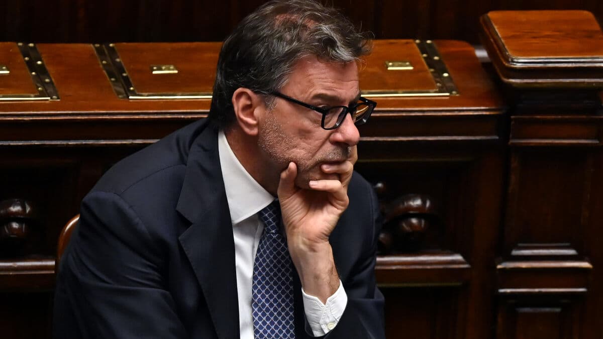Ecobonus al 65%, flat tax, ceto medio e giovani: le proposte di Giorgetti 